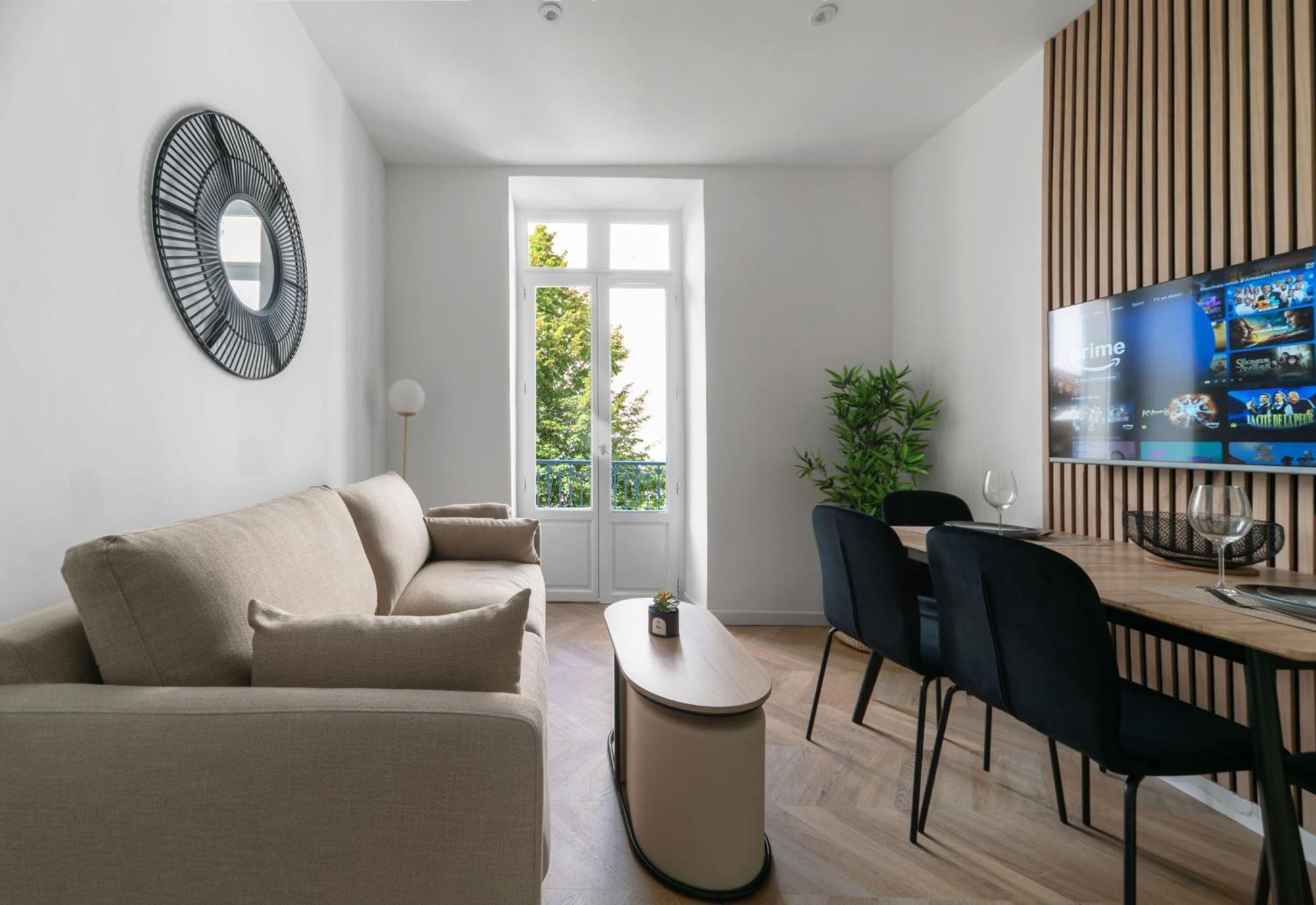 Residence Serbie - Appartements Design Et Climatises En Centre Ville วิชี ภายนอก รูปภาพ