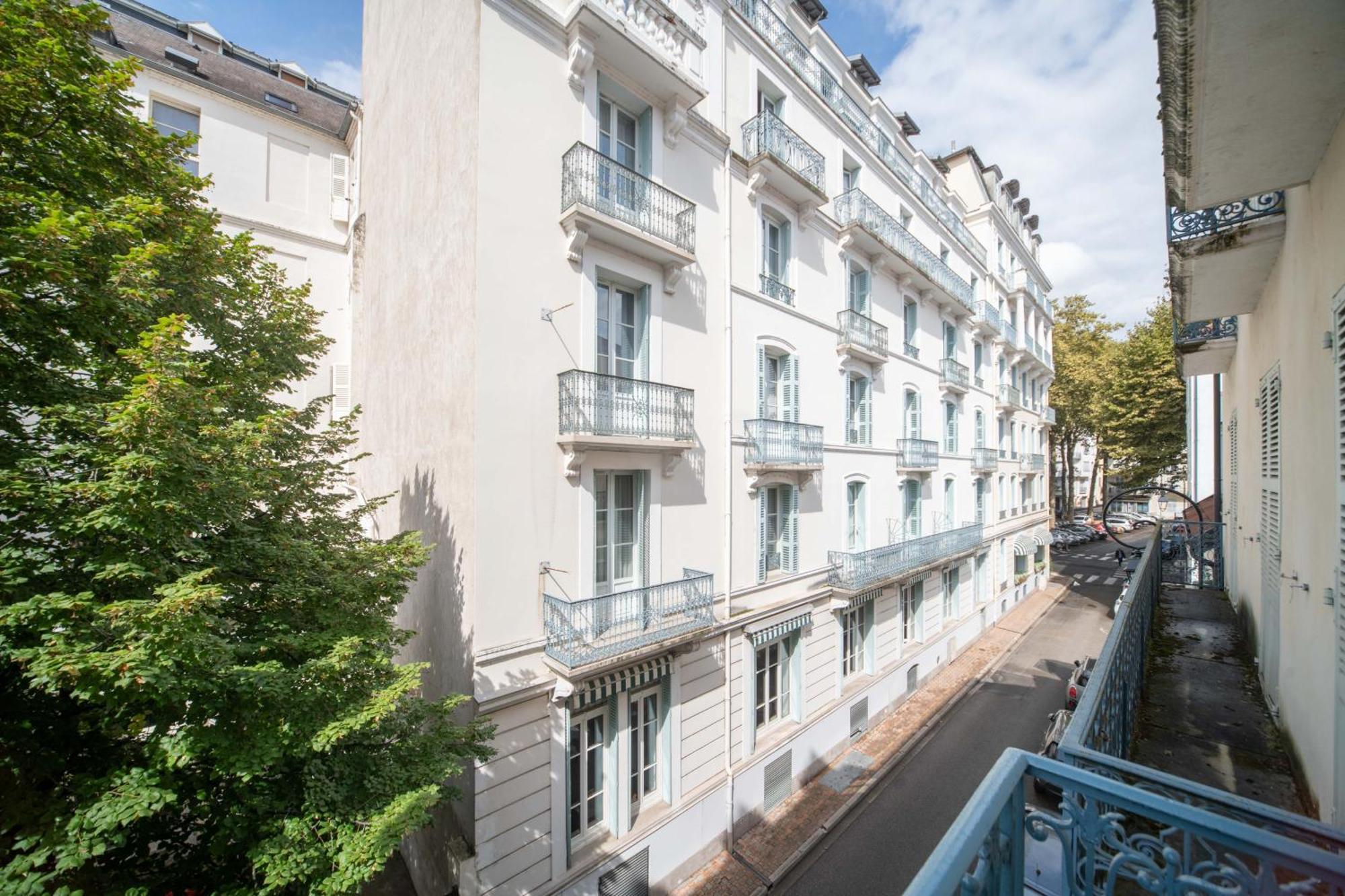 Residence Serbie - Appartements Design Et Climatises En Centre Ville วิชี ภายนอก รูปภาพ