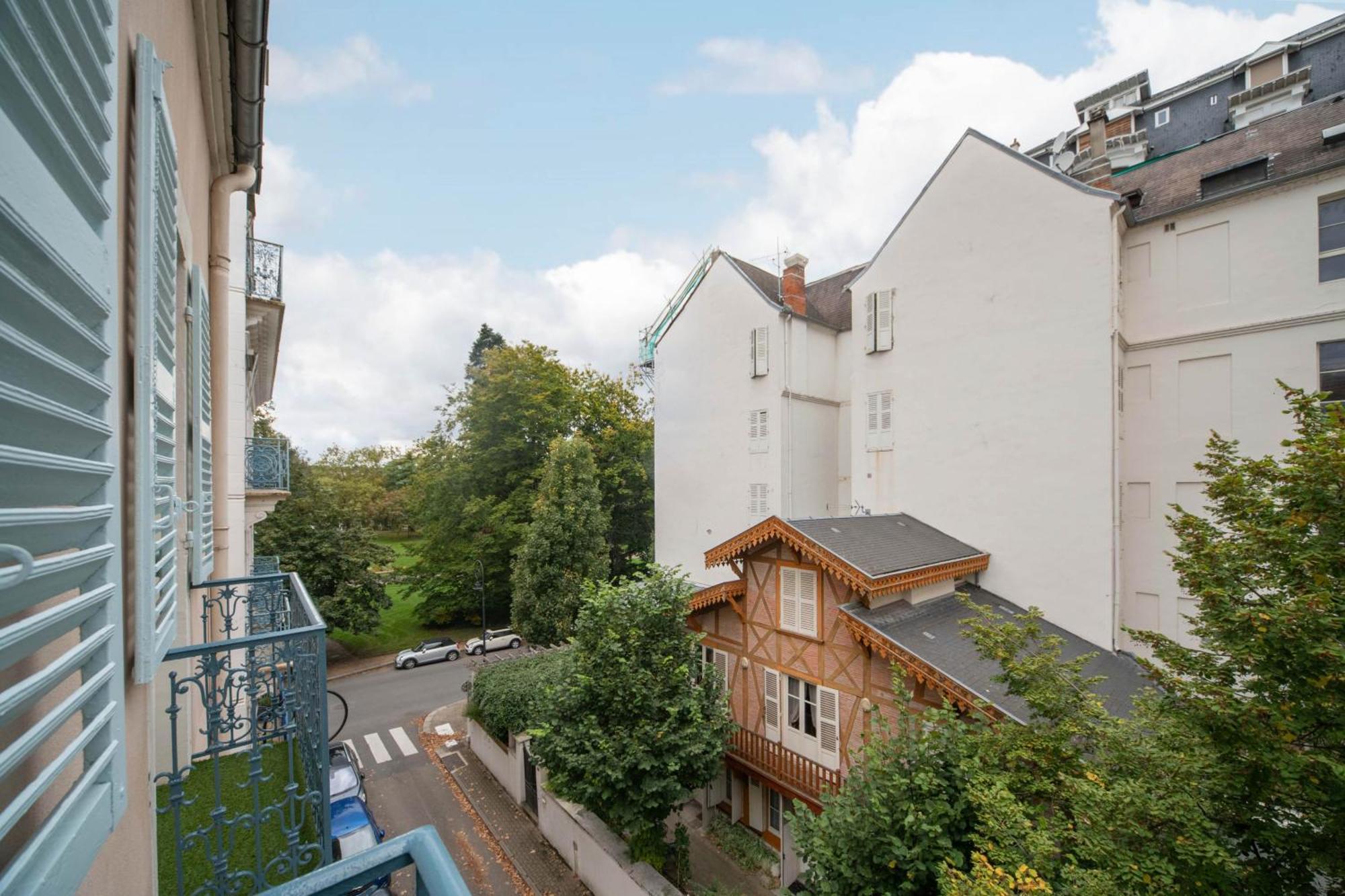 Residence Serbie - Appartements Design Et Climatises En Centre Ville วิชี ภายนอก รูปภาพ
