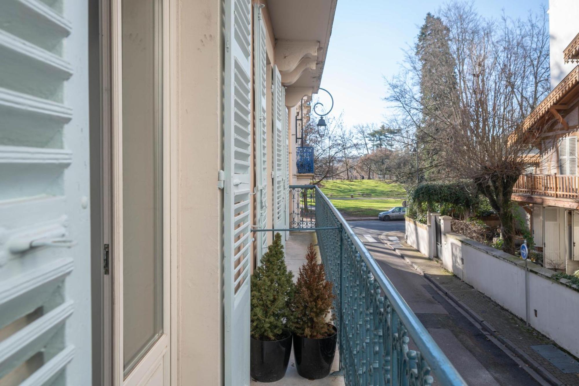 Residence Serbie - Appartements Design Et Climatises En Centre Ville วิชี ภายนอก รูปภาพ