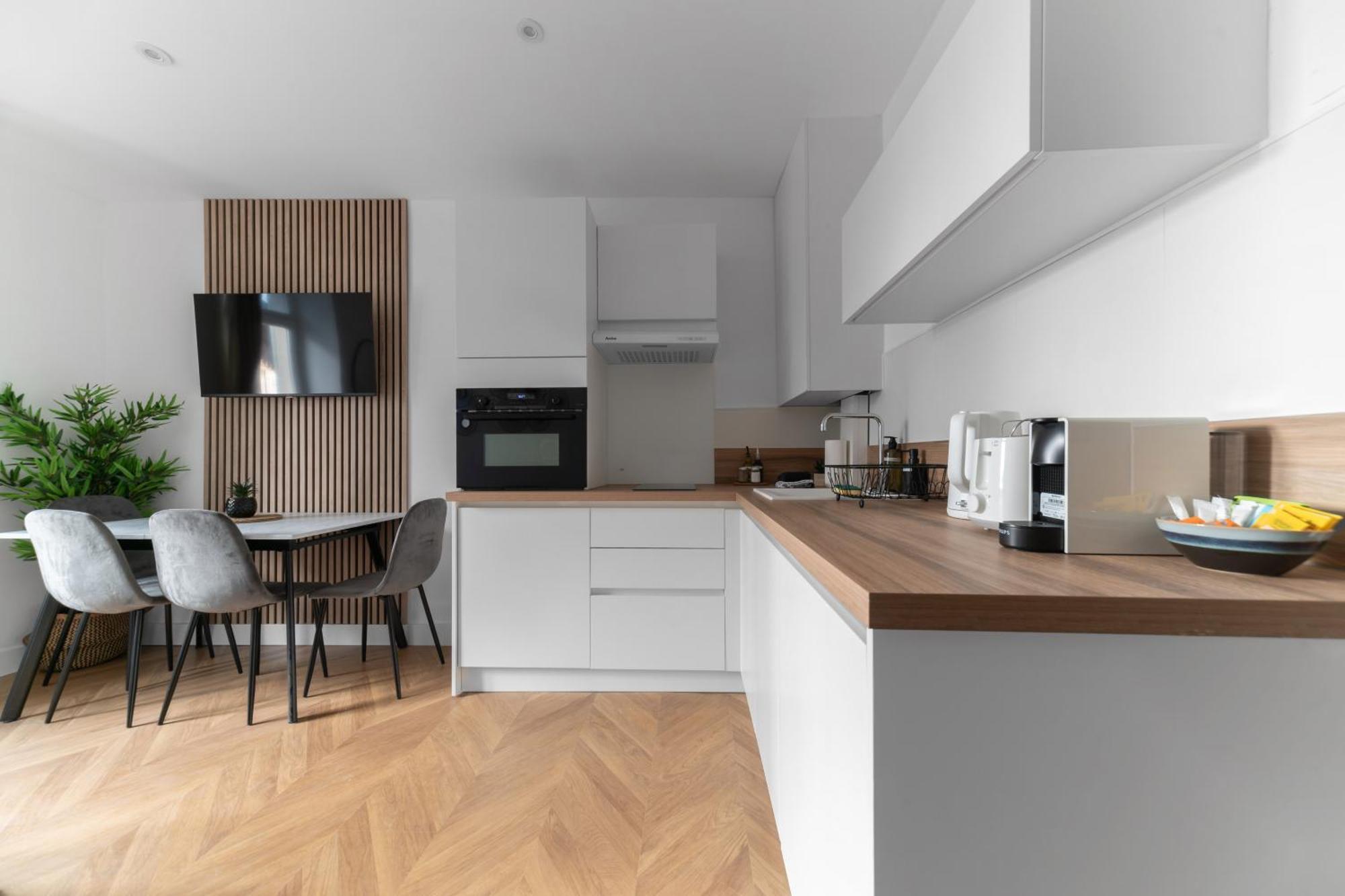 Residence Serbie - Appartements Design Et Climatises En Centre Ville วิชี ภายนอก รูปภาพ